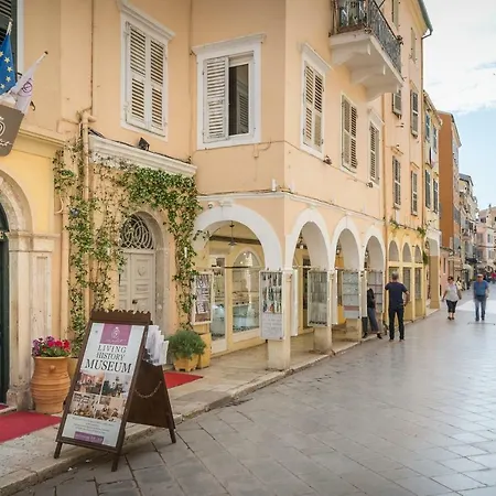 Апартаменты Liston Town House
