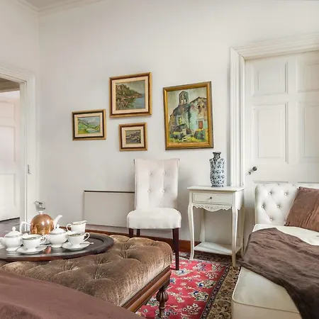 Liston Town House *