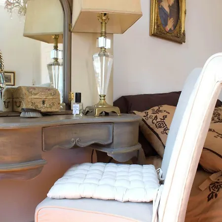 Liston Town House Apartment *